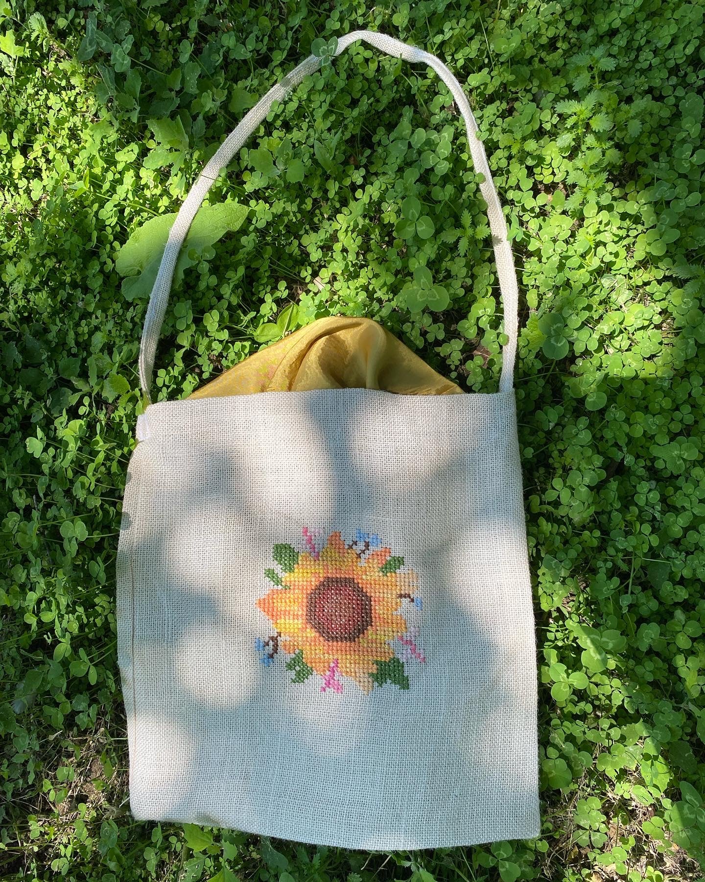 Penelope Featherington Tote Bag