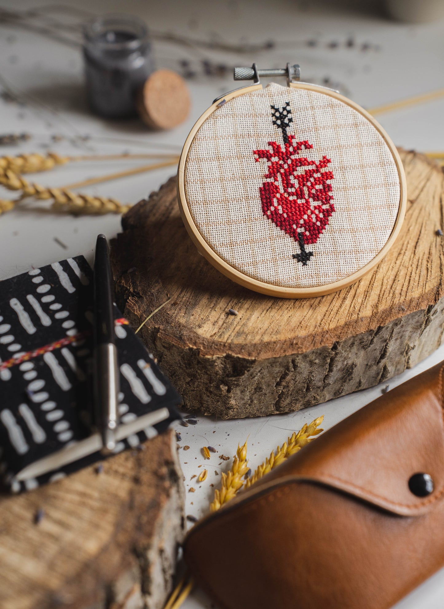 Broderie Heart & Arrow