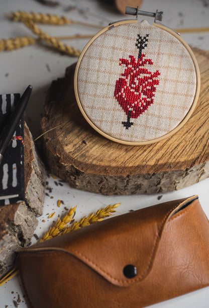 Broderie Heart & Arrow